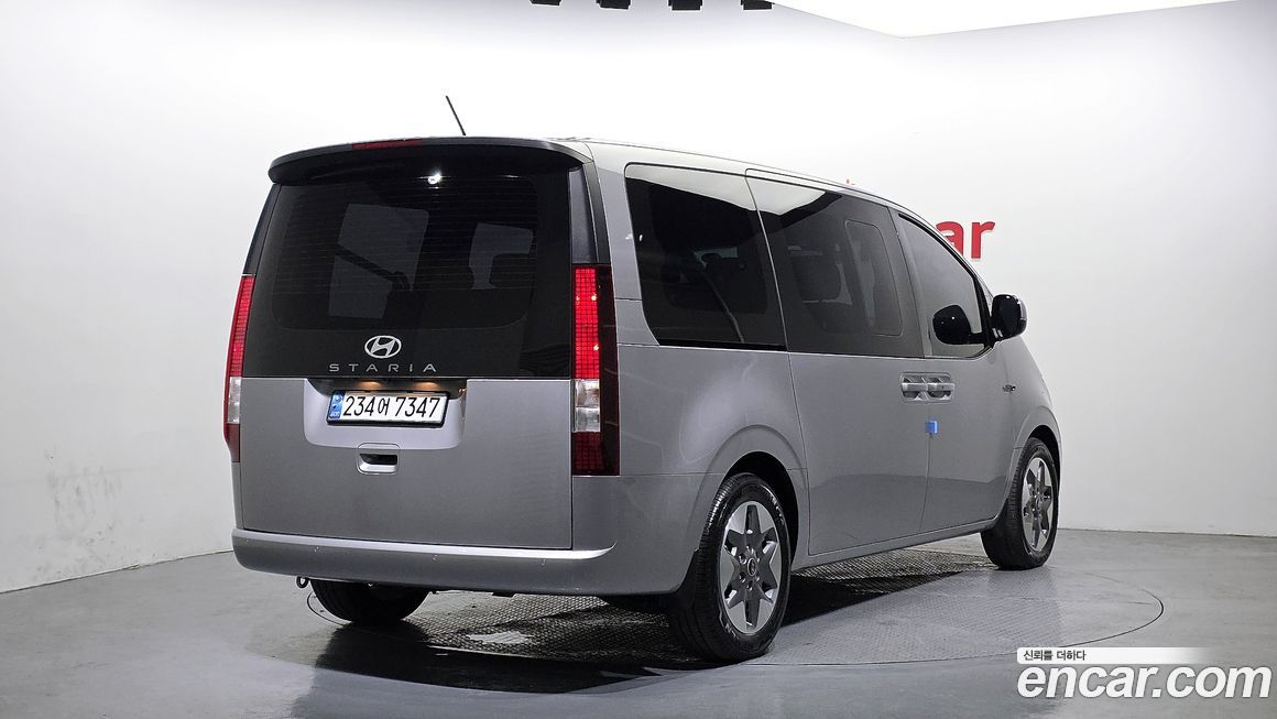 Hyundai Staria Tourer 9-Seater, 2025