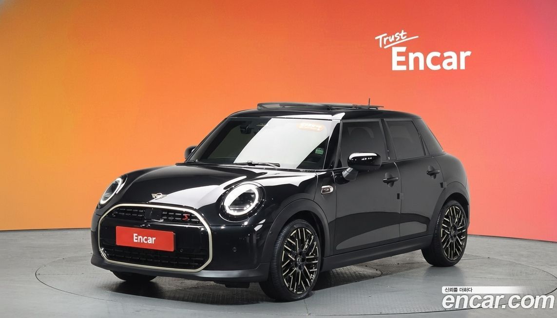 Mini Cooper 5 Door Favoured, 2025