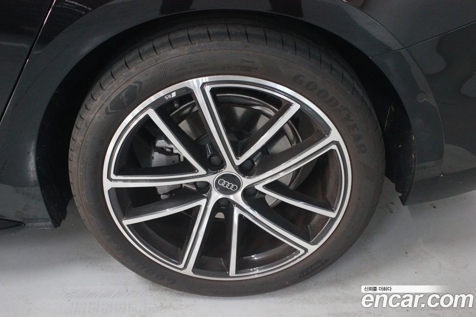 Audi A5 40 TFSI Quattro S Line, 2025