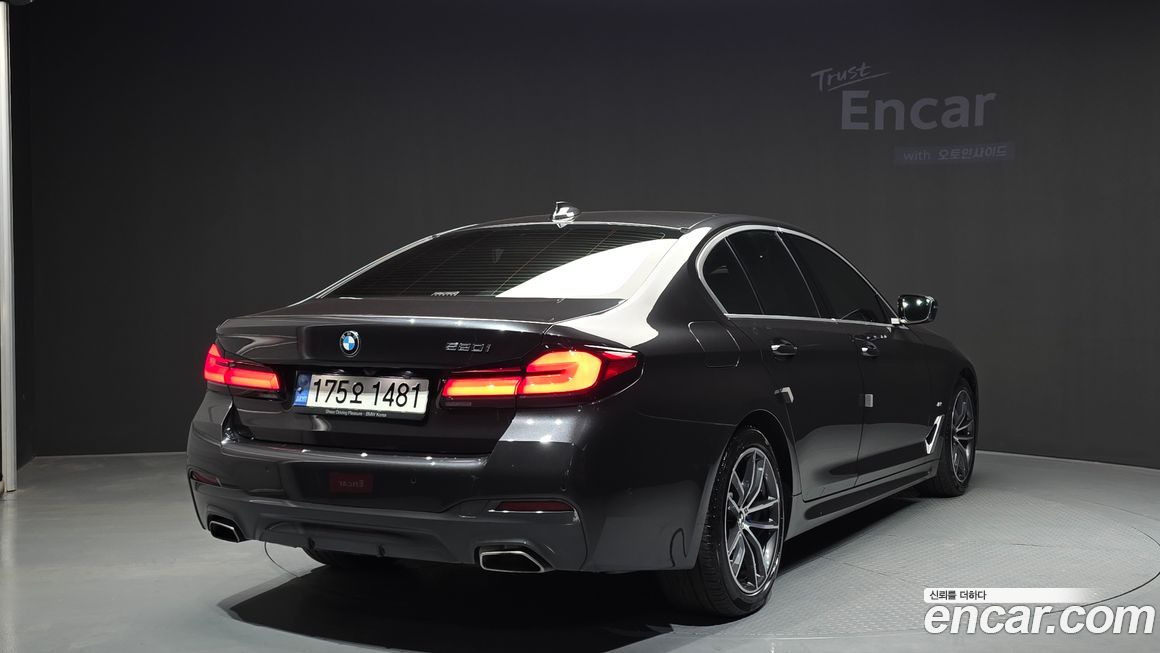 BMW 5-Series 520i M Sport, 2022