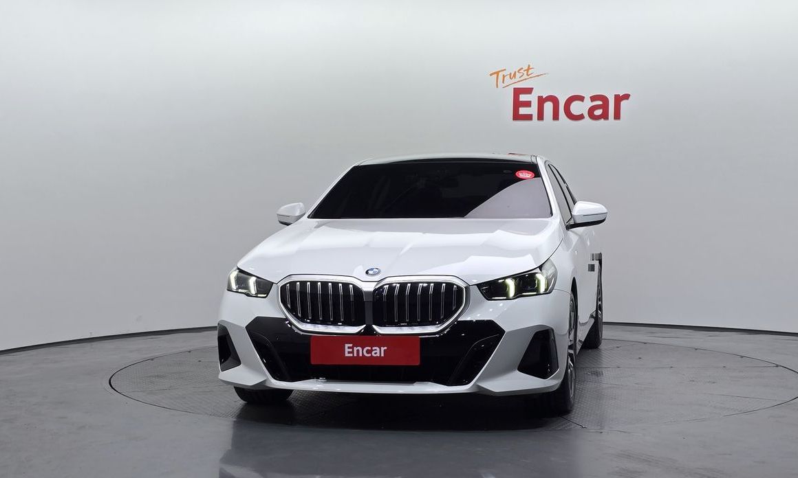 BMW 5-Series 520i M Sport, 2025