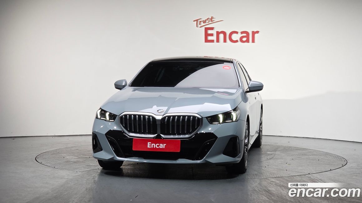 BMW 5-Series 520i M Sport, 2025