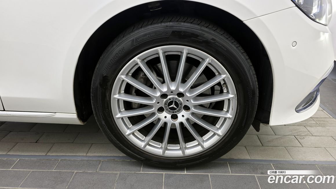 Mercedes-Benz E-Class E220d 4MATIC Exclusive, 2023