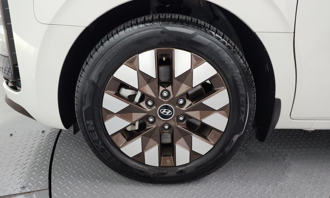 Hyundai Staria 2WD Camping Car, 2024