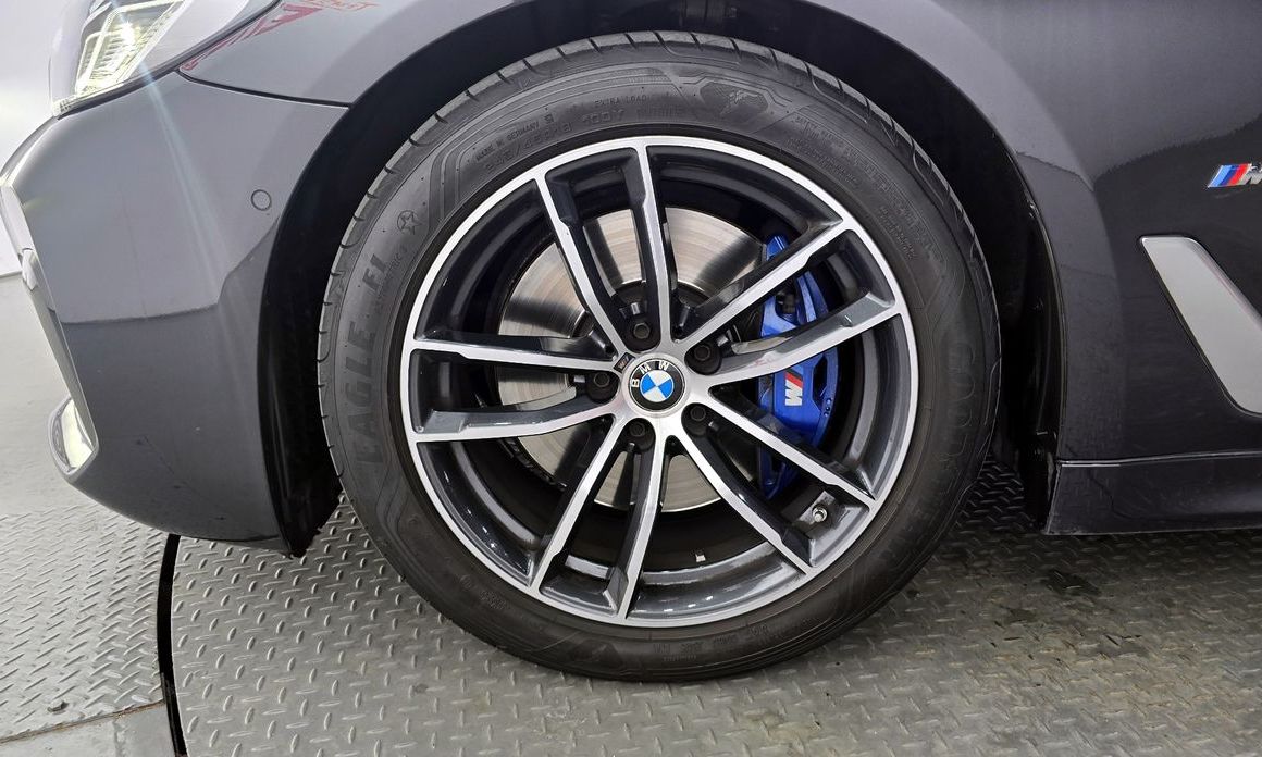 BMW 5-Series 520i M Sport, 2022