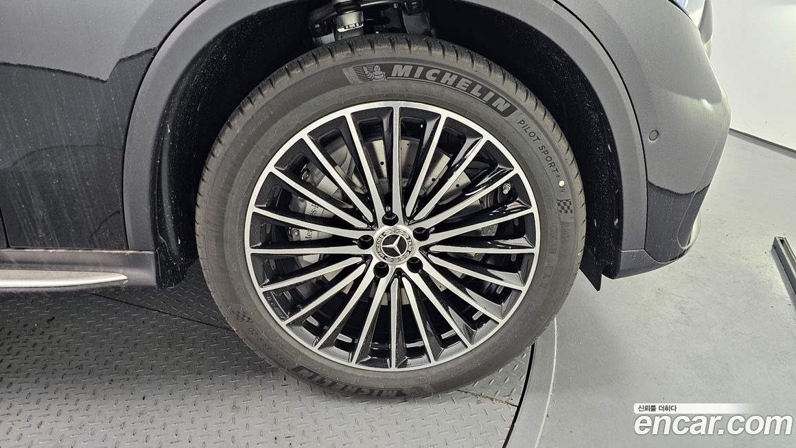 Mercedes-Benz GLC-Class GLC300 4MATIC AMG Line, 2026