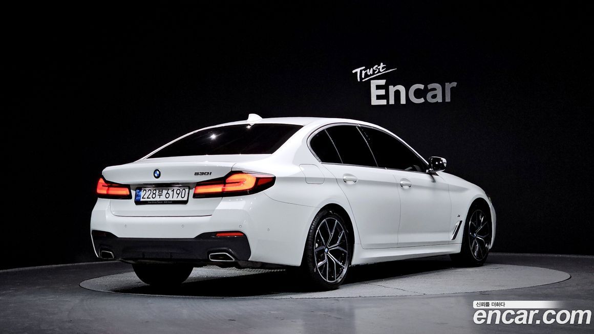 BMW 5-Series 530i M Sport Package, 2023