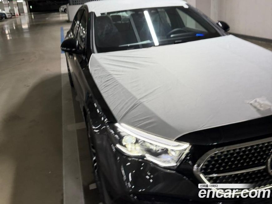 Mercedes-Benz E-Class E300 4MATIC Exclusive, 2026