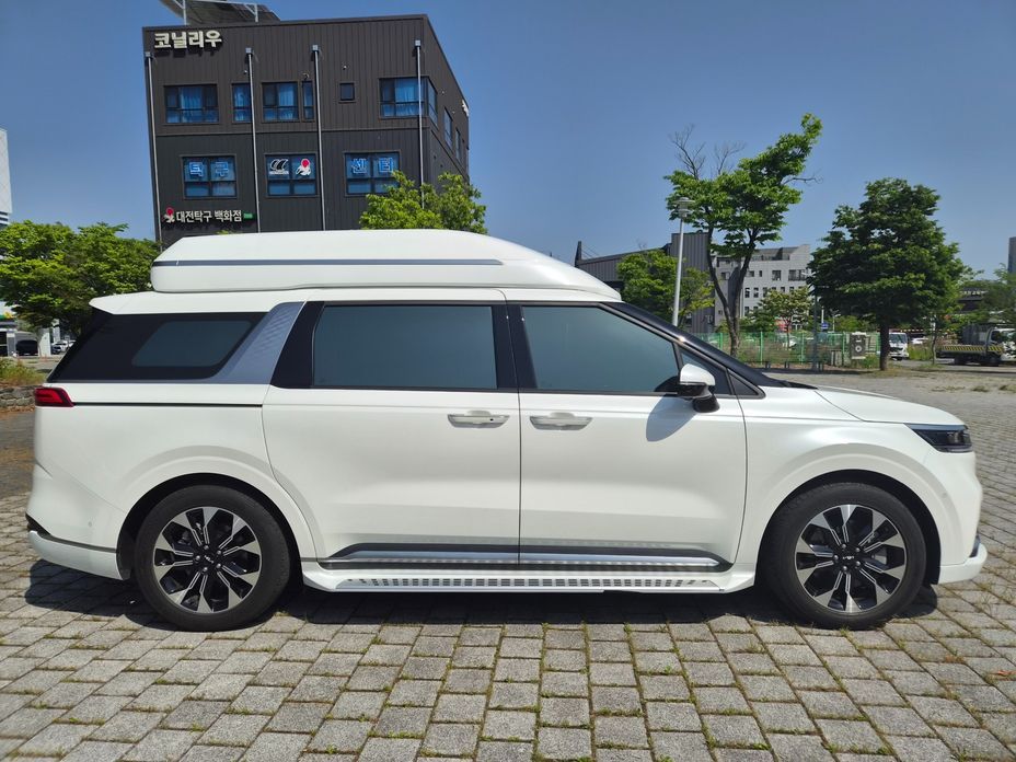 Kia Carnival 7-Seater Hi-Limousine, 2022