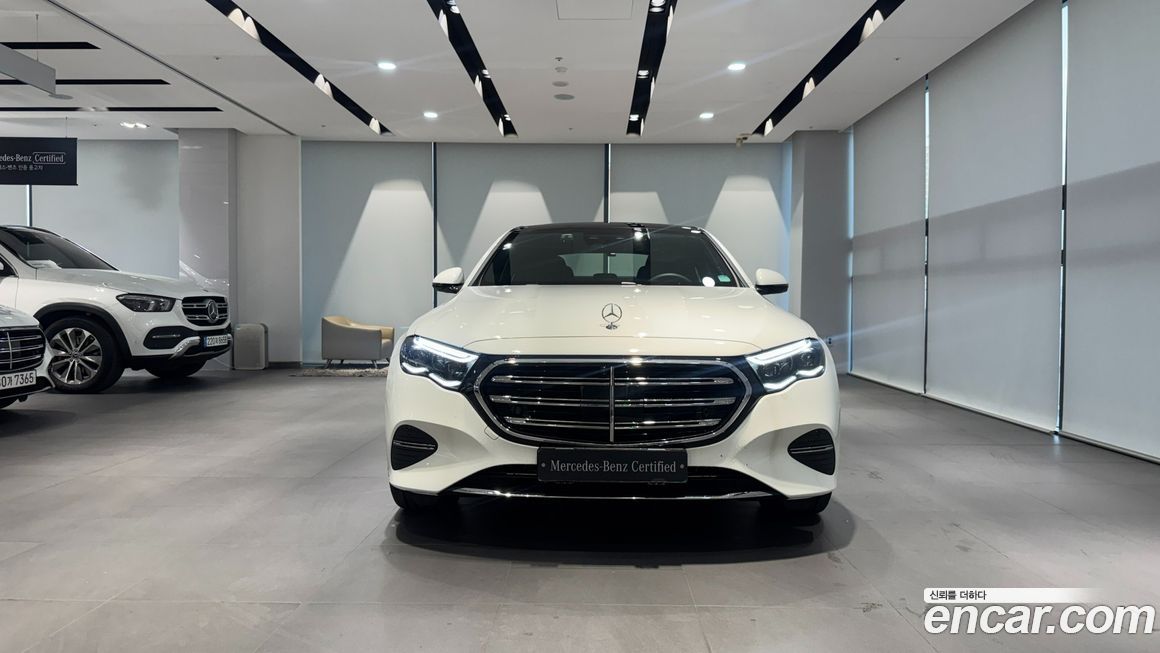 Mercedes-Benz E-Class E300 4MATIC Exclusive, 2025