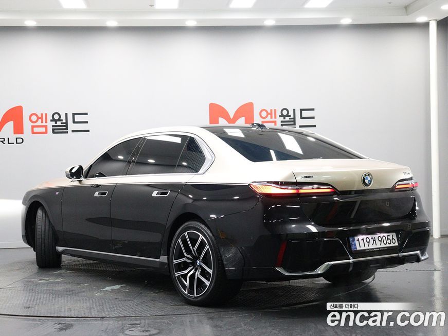 BMW 7-Series 740i xDrive M Sport, 2025