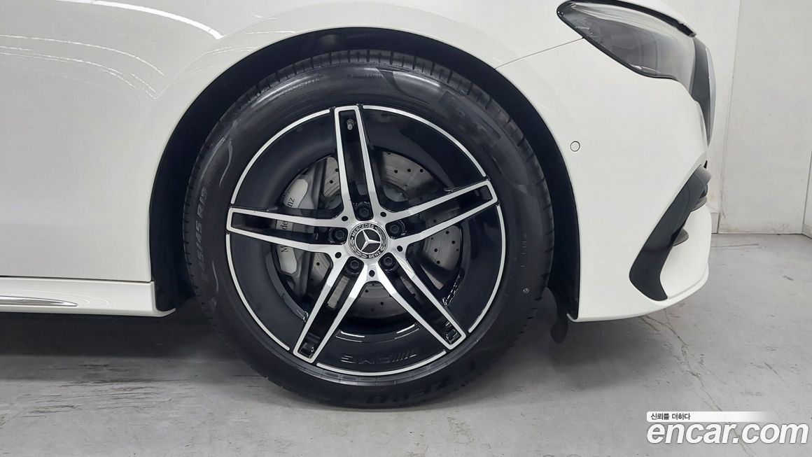 Mercedes-Benz E-Class E200 AMG Line, 2026