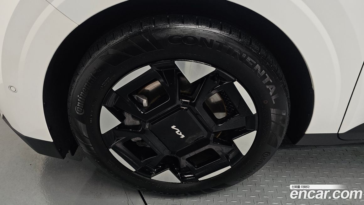 Kia Carnival 9-Seater Signature, 2024