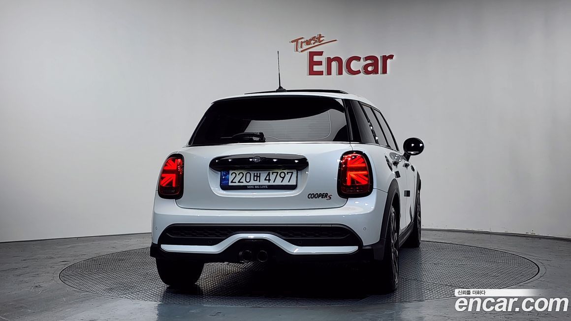 Mini Cooper Classic, 2023