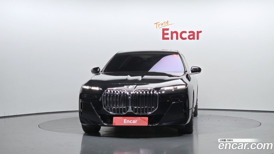 BMW 7-Series 740i xDrive M Sport, 2025
