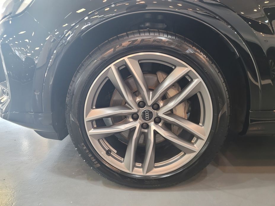 Audi Q7 55 TFSI Quattro Premium, 2025