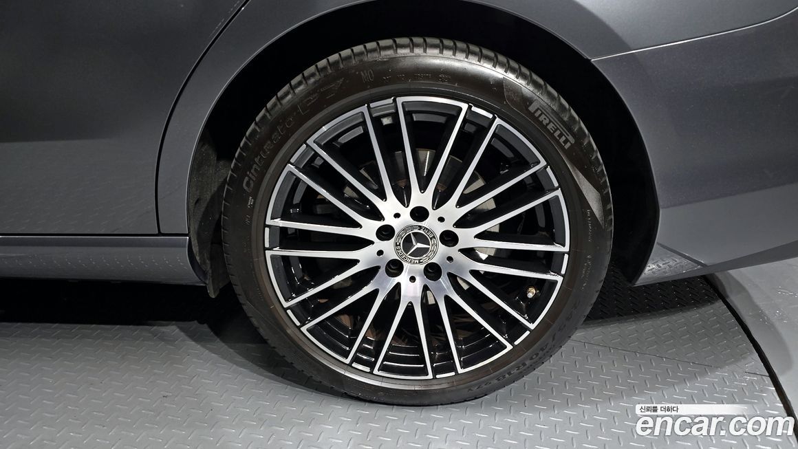 Mercedes-Benz C-Class C200 4MATIC Avantgarde, 2022