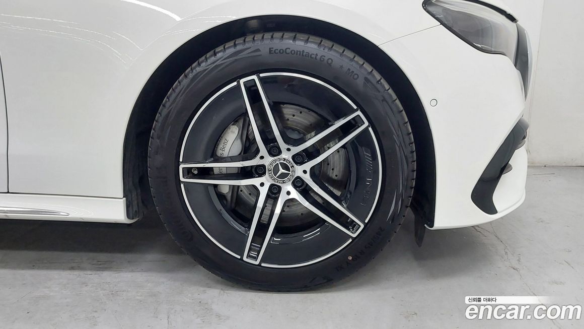 Mercedes-Benz E-Class E200 AMG Line, 2026