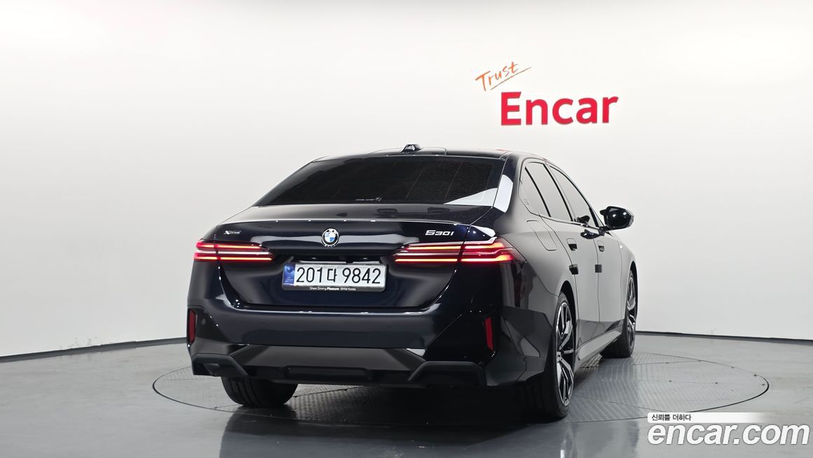 BMW 5-Series 530i xDrive M Sport, 2025