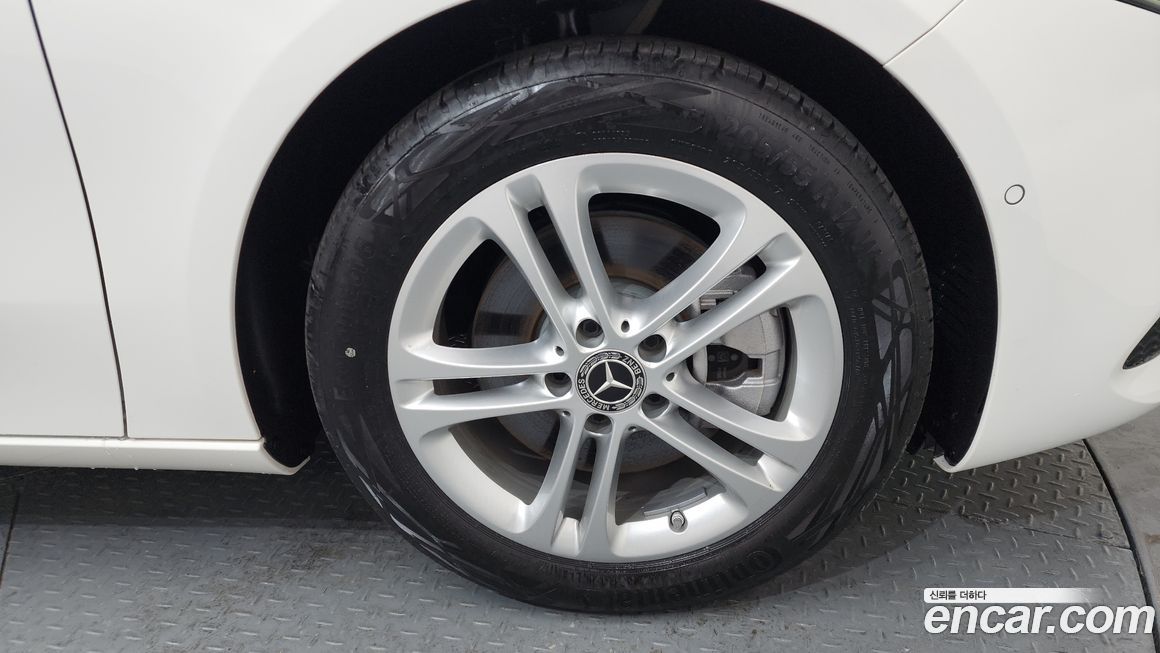 Mercedes-Benz A-Class A220 Hatchback, 2025