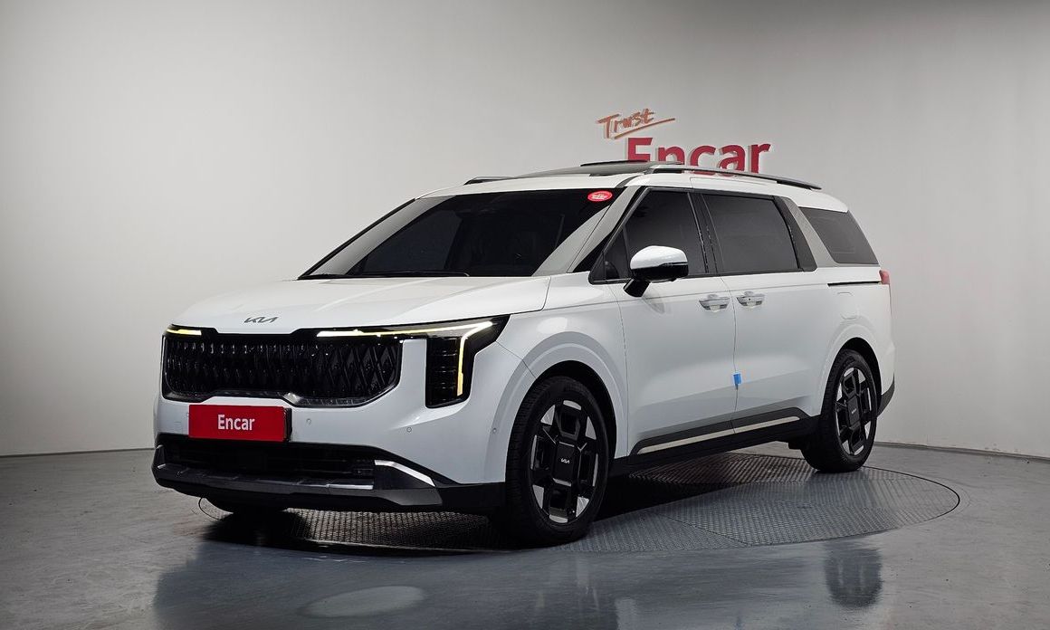 Kia Carnival 9-Seater Signature, 2024