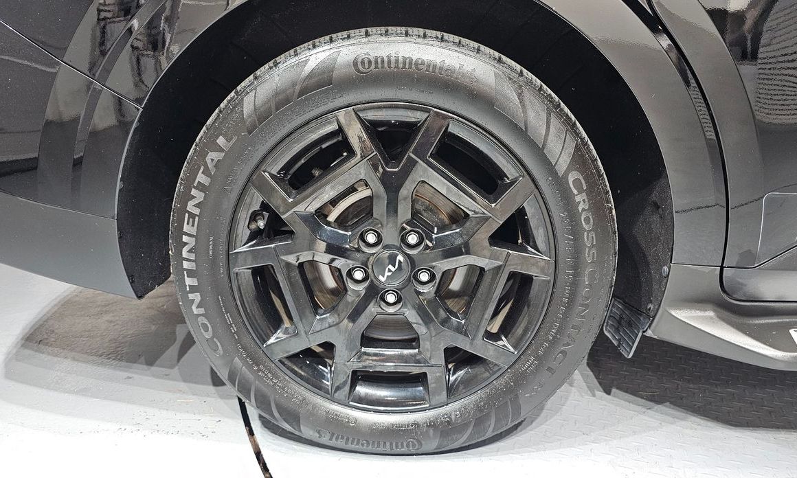 Kia Carnival 9-Seater Gravity, 2025