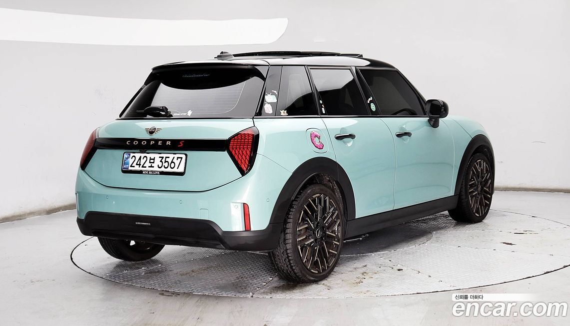 Mini Cooper 5 Door Favoured, 2025