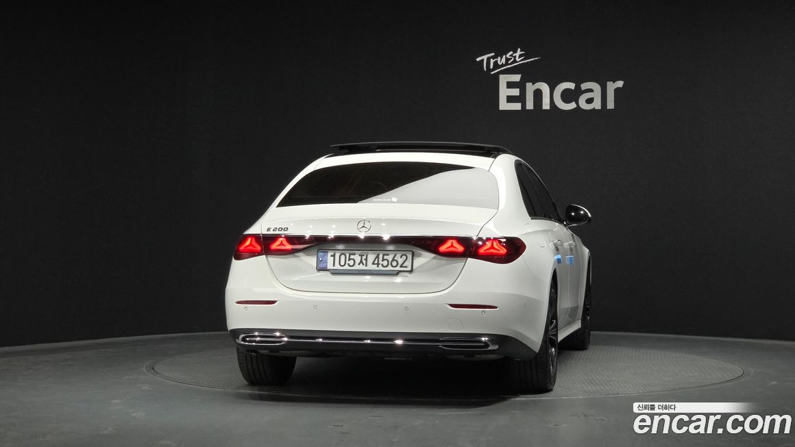 Mercedes-Benz E-Class E200 Avantgarde, 2024