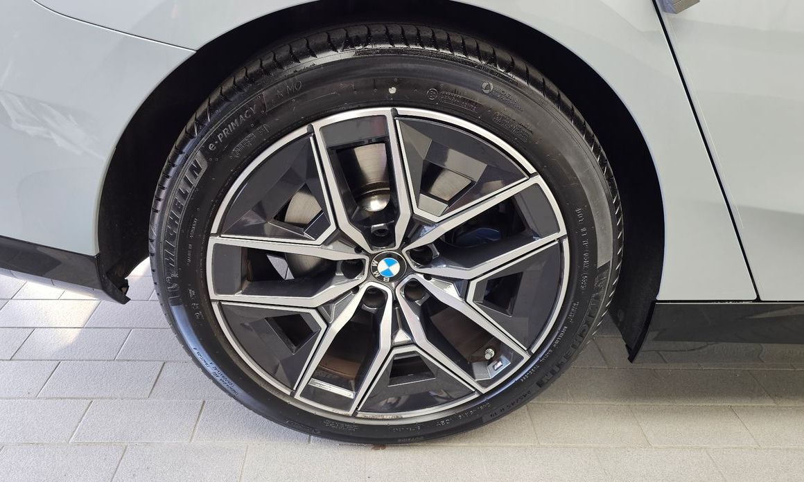 BMW 5-Series 520i M Sport, 2024