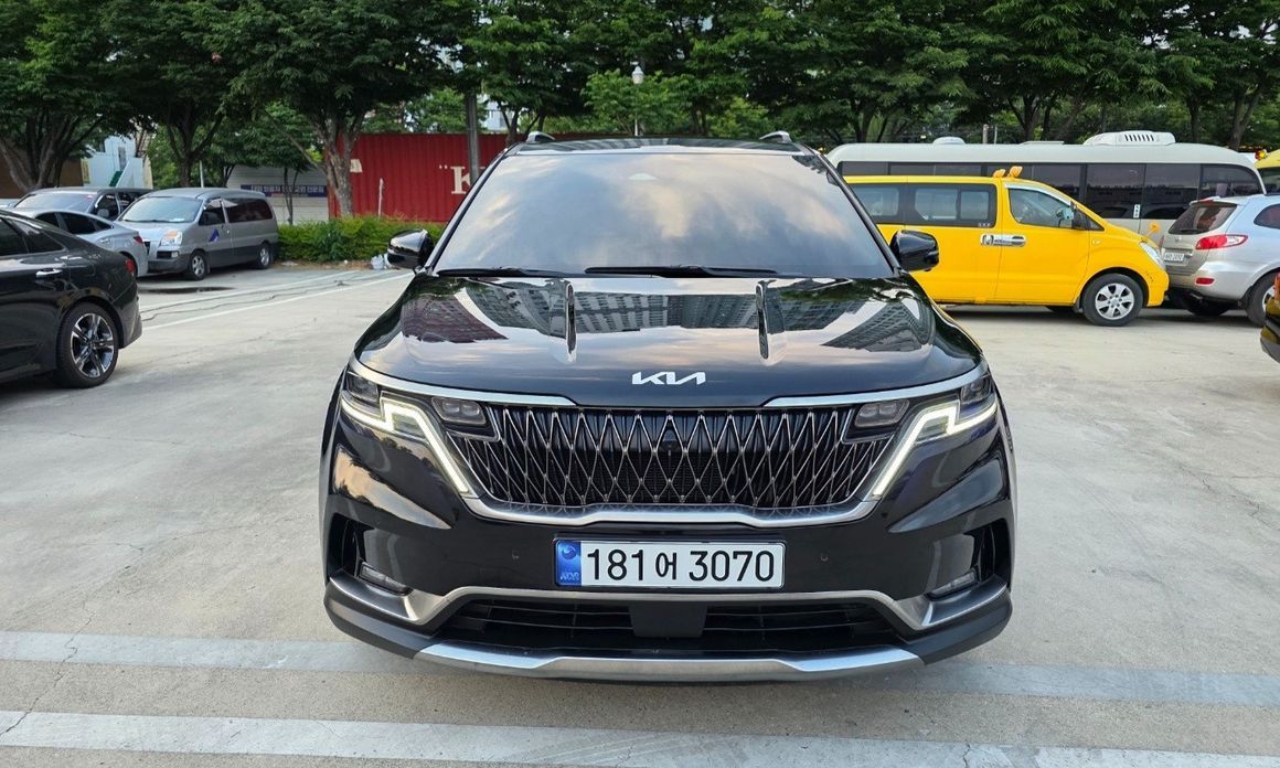 Kia Carnival 9-Seater Signature, 2023