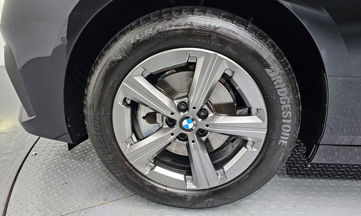 BMW 2-Series 220i Advantage, 2024