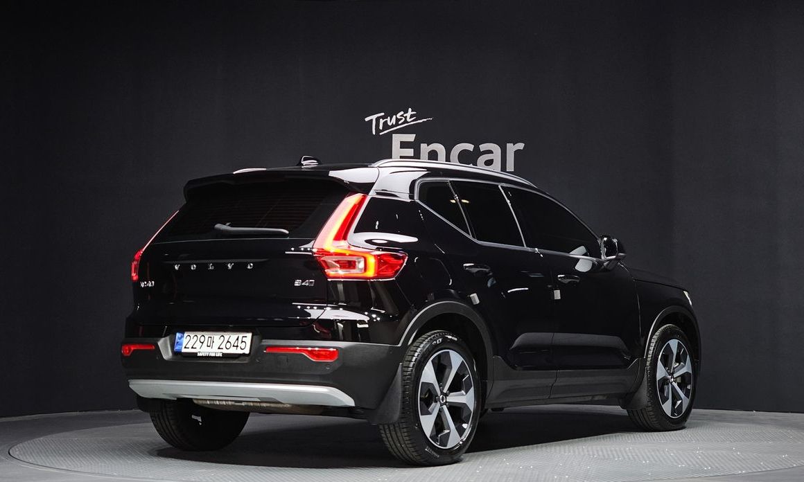 Volvo XC40 B4 Ultimate Bright, 2024