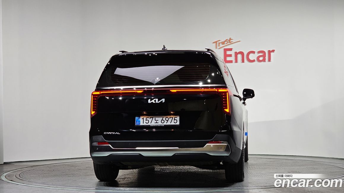 Kia Carnival 9-Seater Signature, 2025
