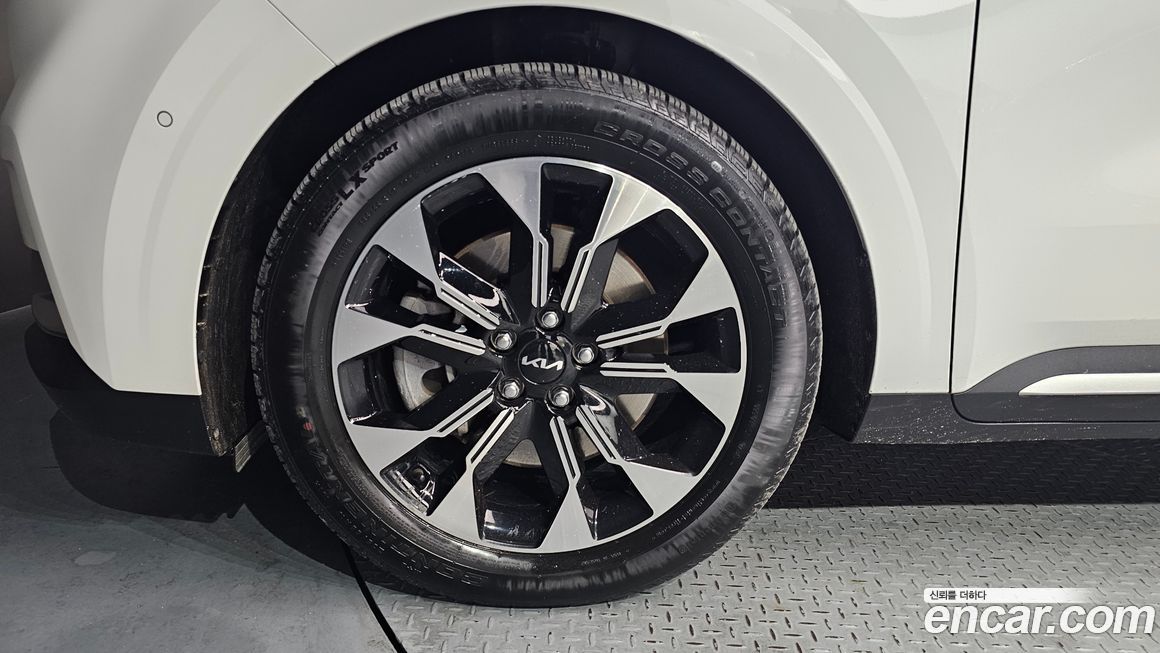 Kia Carnival 7-Seater Signature, 2023