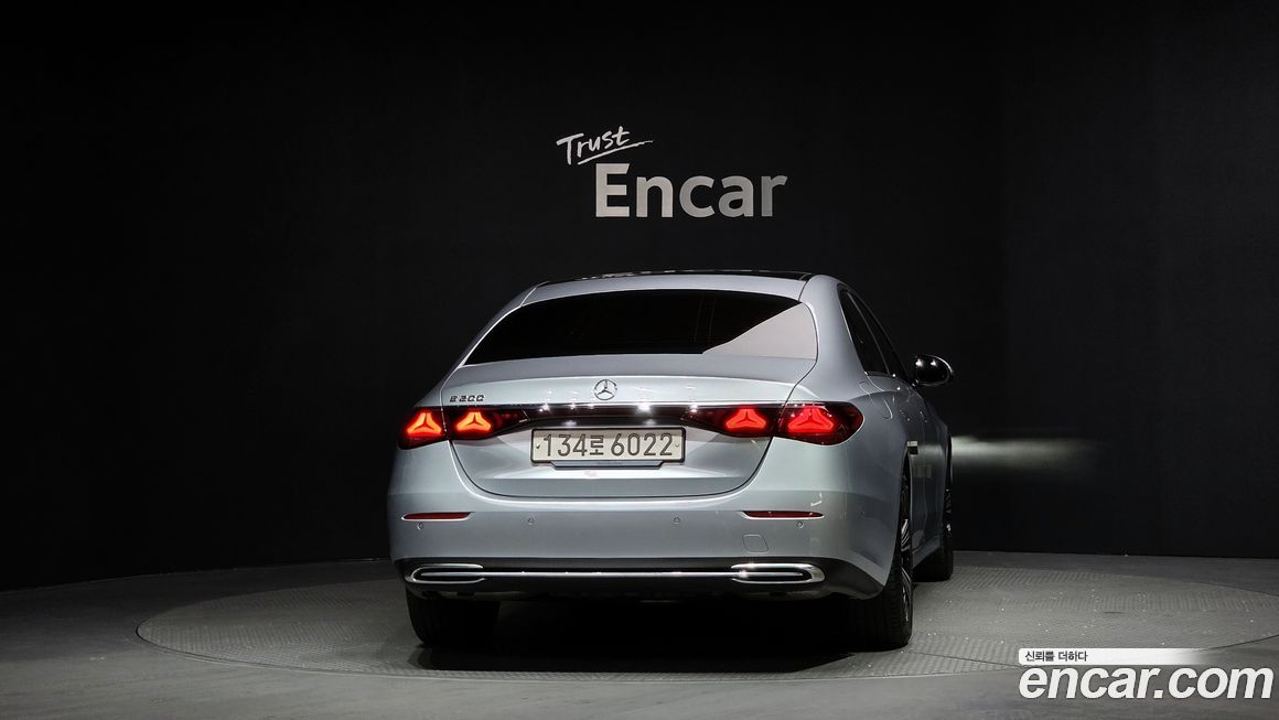 Mercedes-Benz E-Class E200 Avantgarde, 2025