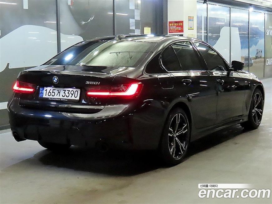 BMW 3-Series 320i M Sport, 2023