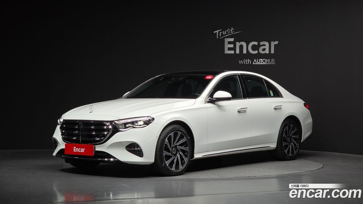 Mercedes-Benz E-Class E300 4MATIC Exclusive, 2025