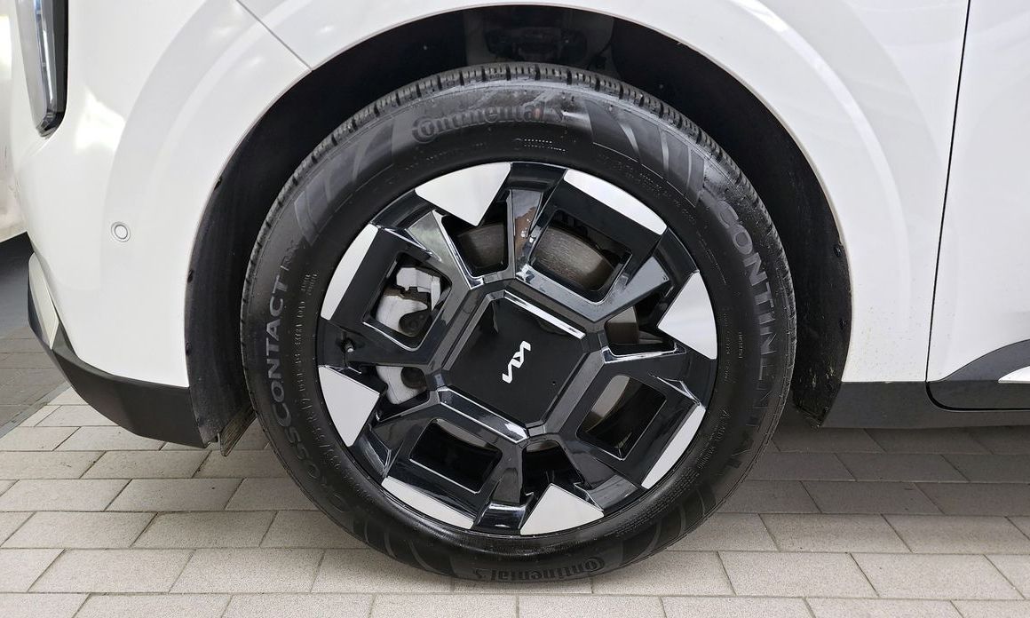 Kia Carnival 9-Seater Signature, 2025
