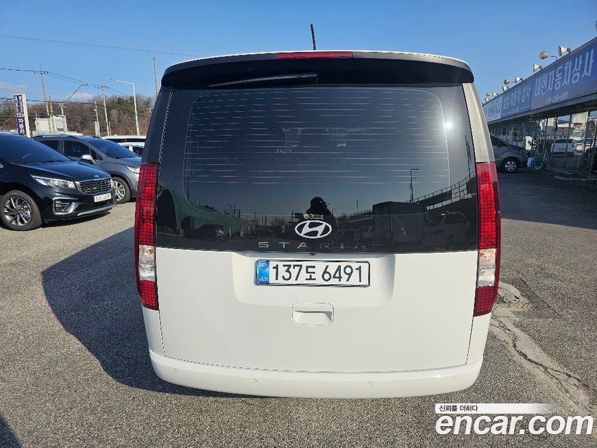 Hyundai Staria Tourer 9-Seater, 2025