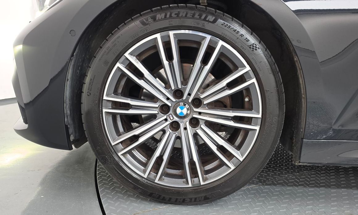 BMW 3-Series 320i M Sport, 2022