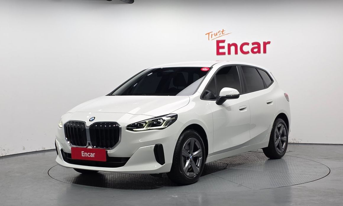 BMW 2-Series 220i Advantage, 2025