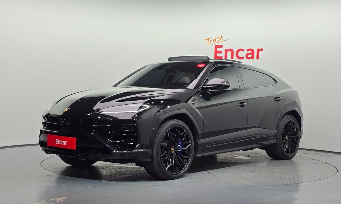 Lamborghini Urus 4.0 V8 SE, 2025