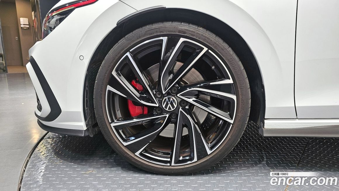 Volkswagen Golf 2.0 GTI, 2024