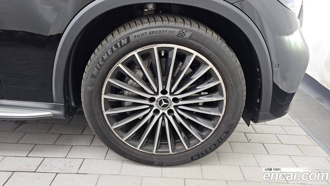 Mercedes-Benz GLC-Class GLC300 4MATIC AMG Line, 2025