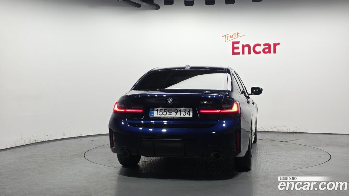 BMW 3-Series 320i M Sport, 2025