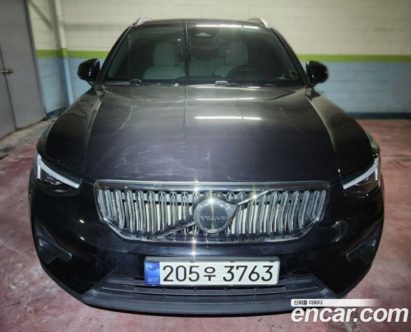 Volvo XC40 B4 Ultimate Bright, 2024