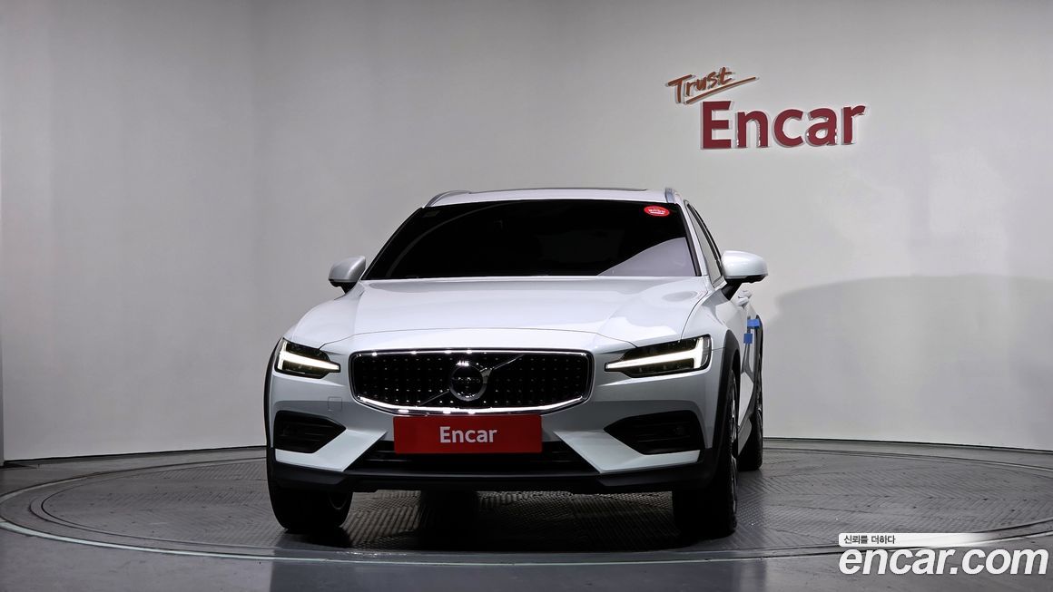 Volvo V60 B5 Pro AWD, 2022