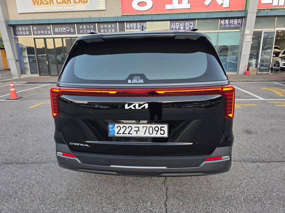 Kia Carnival 7-Seater Gravity, 2025