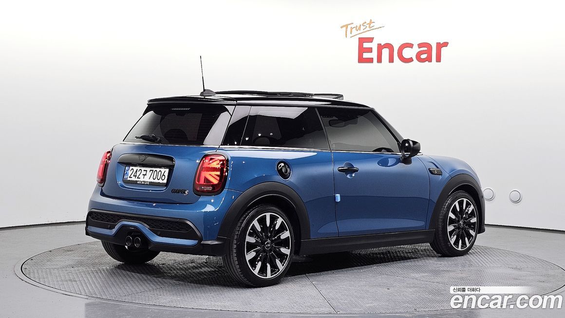 Mini Cooper Classic, 2024