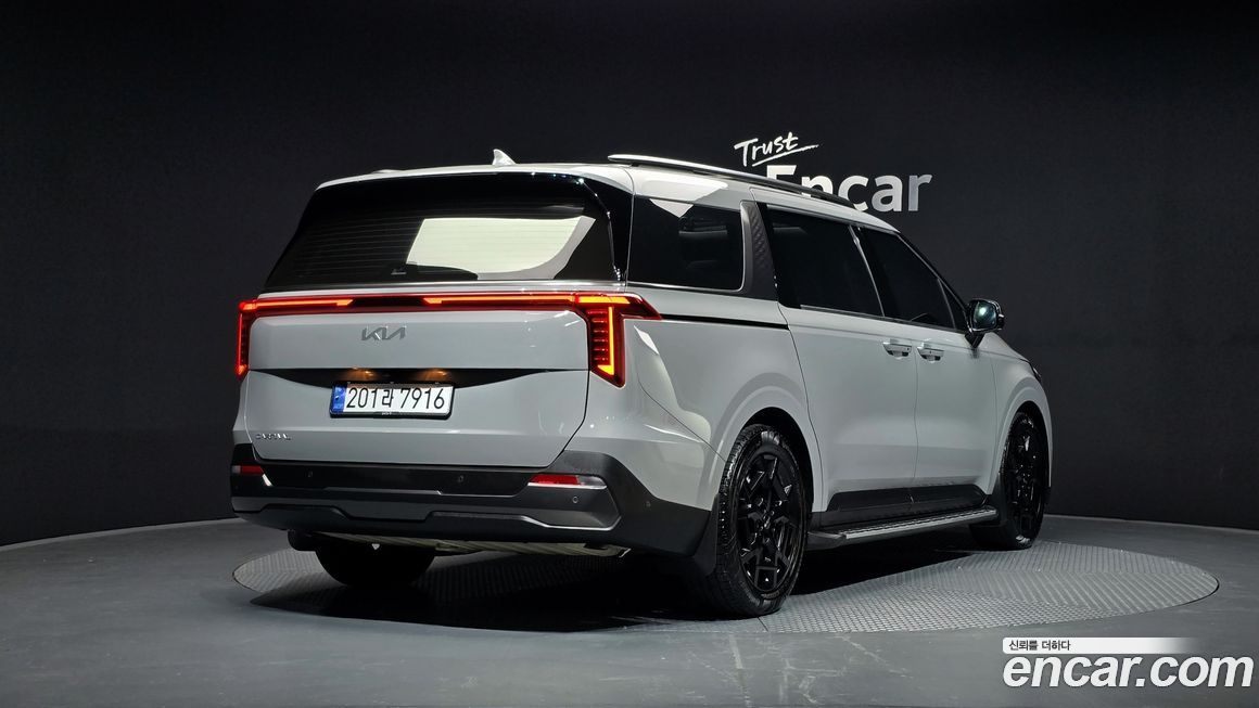Kia Carnival 9-Seater Gravity, 2025
